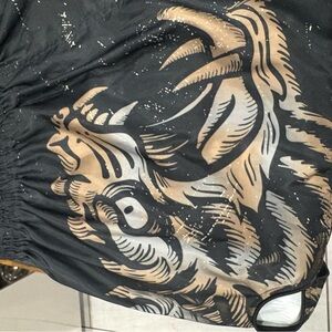 Worn once kickboxing shorts, brand yuth sport out of Thailand.